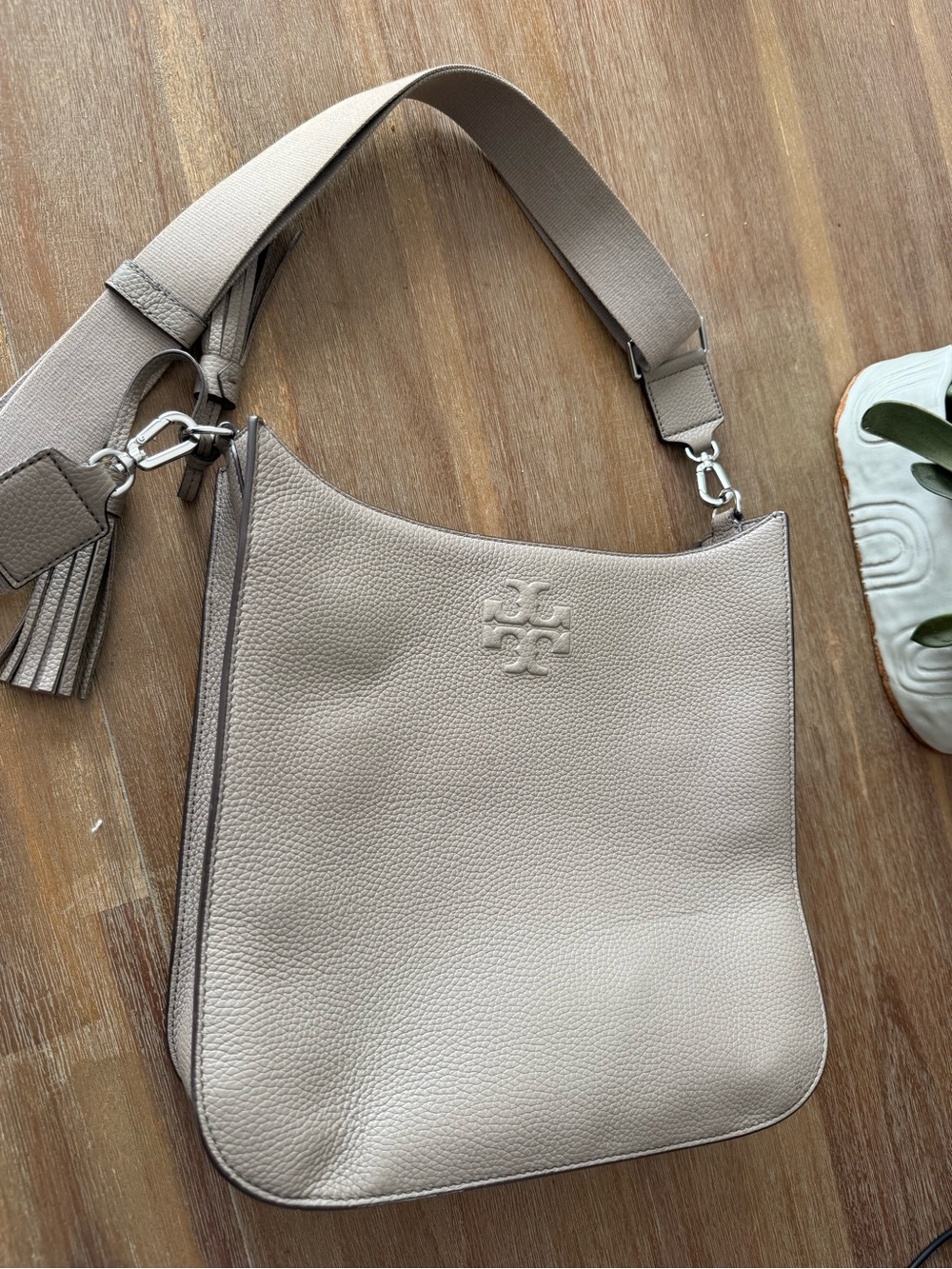 Tory Burch Thea Web Pebbled Leather Bag - Picture 2 of 6